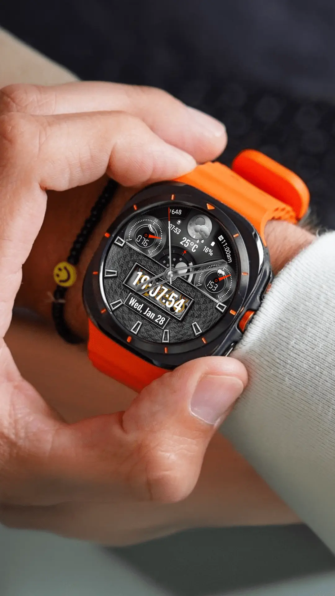 N-Sport 785 Gentleman Hybrid Watch Face Review: Classic Style Meets Tech N-Sport Watch Face N-Sport785 Gentleman Hybird Watch Face N-Sport Watch Face View 3